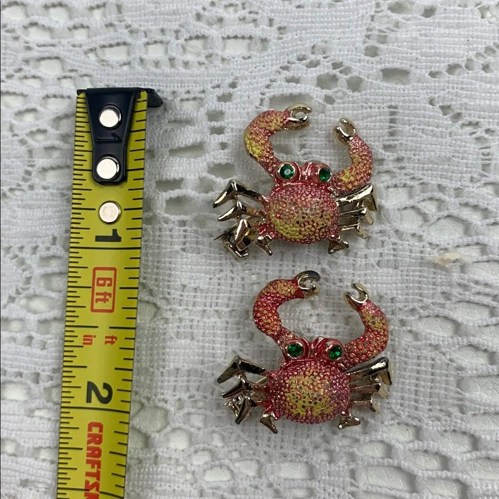 Vintage Colorful Crab pins brooches Pink Gold Mobile arms Green Eyes